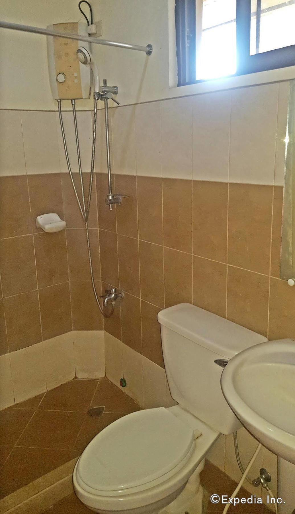 فندق جيليان توريست إن بويرتو برينسيسا المظهر الخارجي الصورة